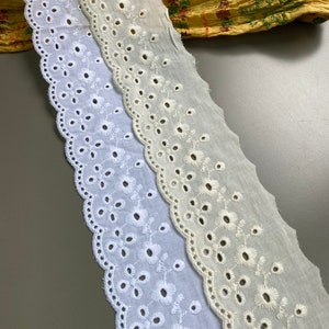 Retro flower scalloped cotton eyelet lace trim, 2 3/4&quot; 7cm wide, Beige, White, Broderie Anglaise