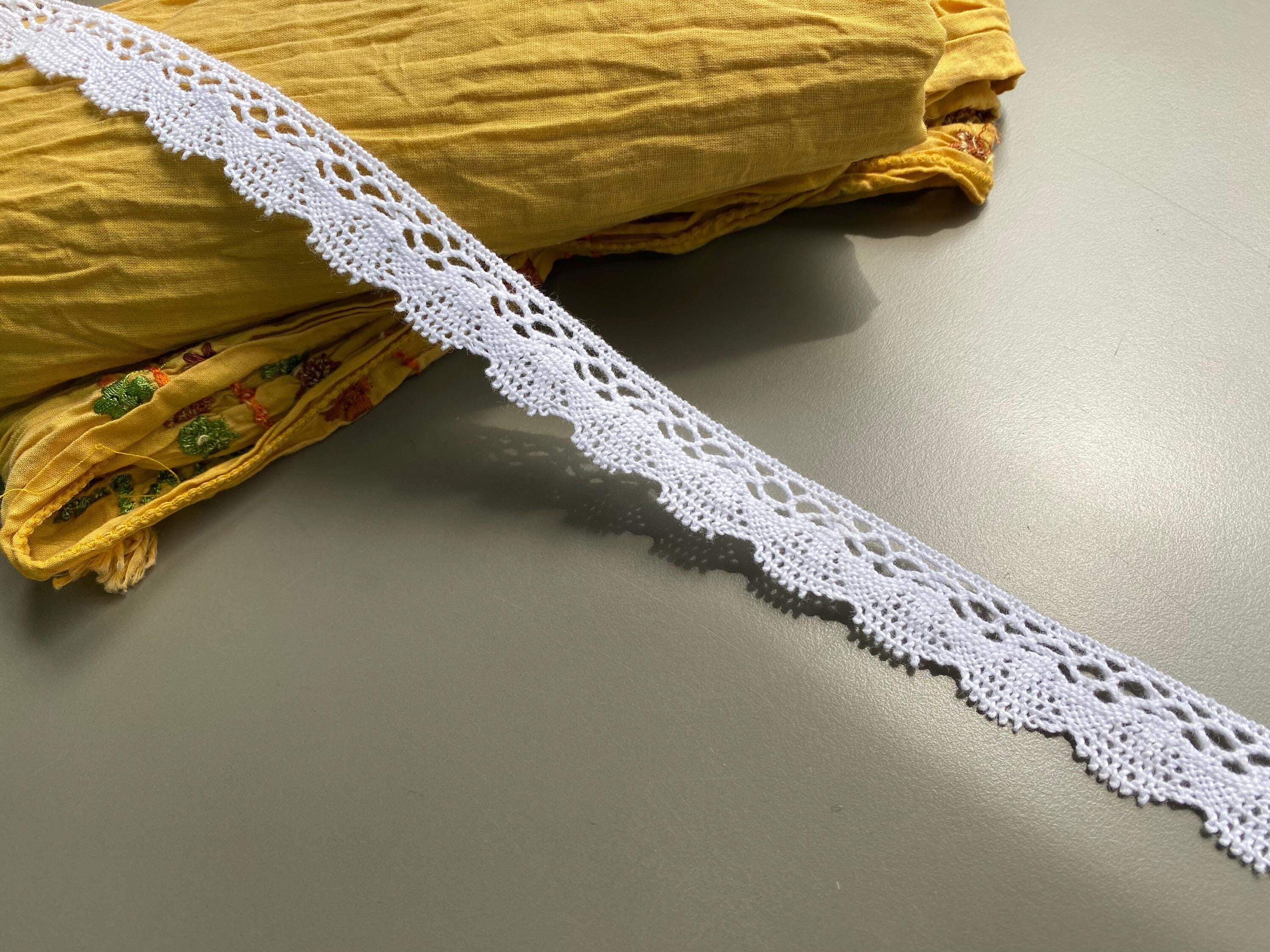White Circle Scalloped Shell Edging Cotton Cluny Lace Trim, 13/16