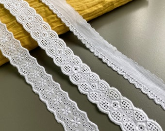 White narrow scalloped edge broderie anglaise lace trim, 3/4" 7/8" (2 cm 2.2 cm) wide, cotton eyelet lace