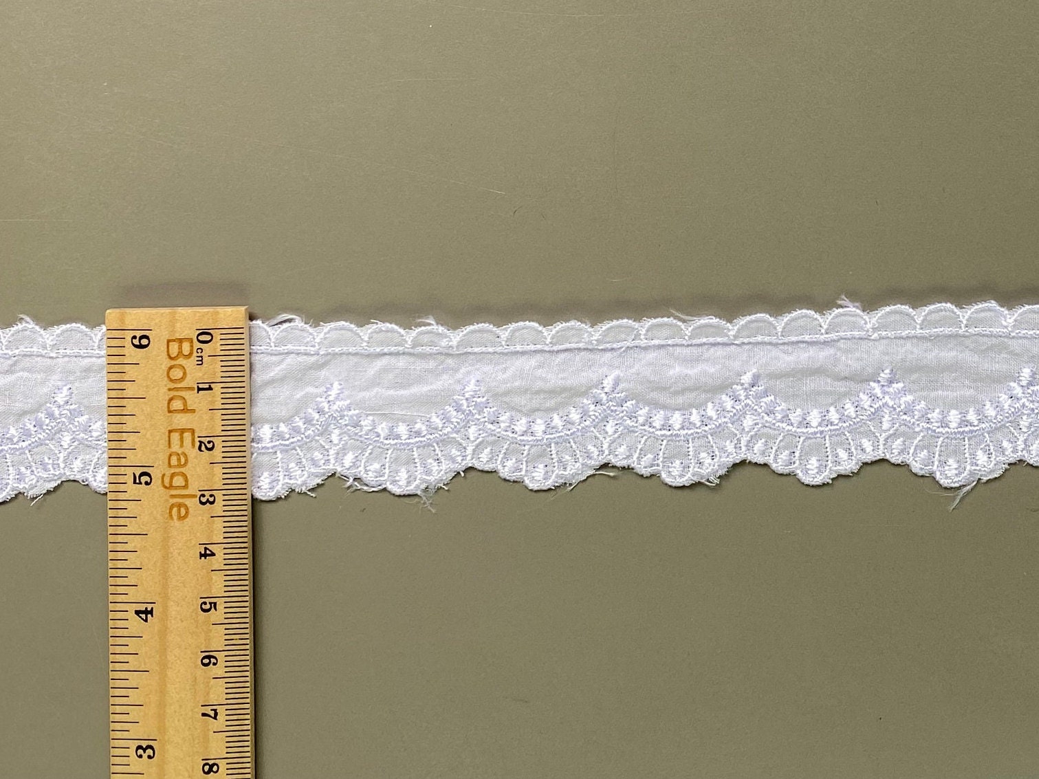 クラシックなヴィンテージホワイトスカラップエッジコットン刺繍レース