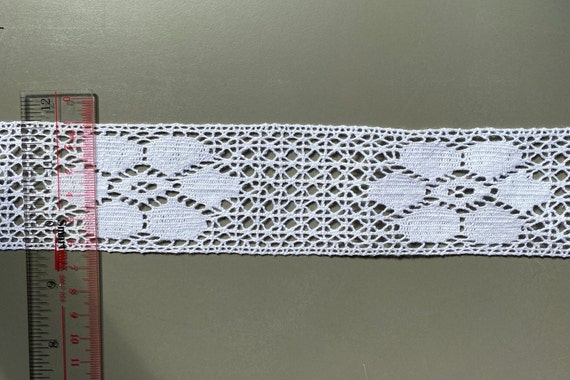 Daisy Insertion Cotton Cluny Crochet Lace Trim, 2 1/8