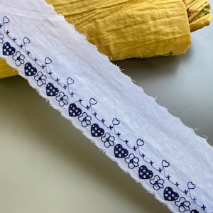 Guarnição de renda bordada de algodão recortado floral em dois tons, 3 "7,7 cm de largura, Broderie anglaise, branco marinho