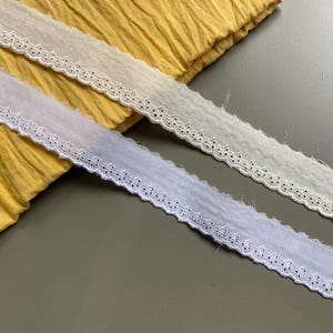 Kleine Blume Bogenkante Baumwolle Lochspitze, 2,8 cm breit, Beige, Weiß, Puppenspitze, Lochstickerei