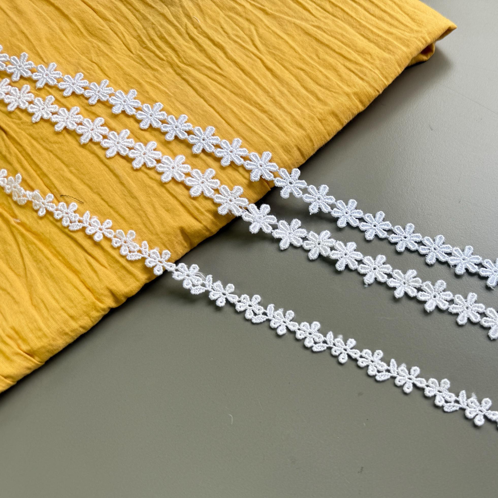 Small Daisy Floral Venice Lace Trim, 1/2