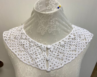 White classic handmade crochet lace collar, applique motif, 14 1/2" x 7 1/8", 37cm x 18.1cm wide