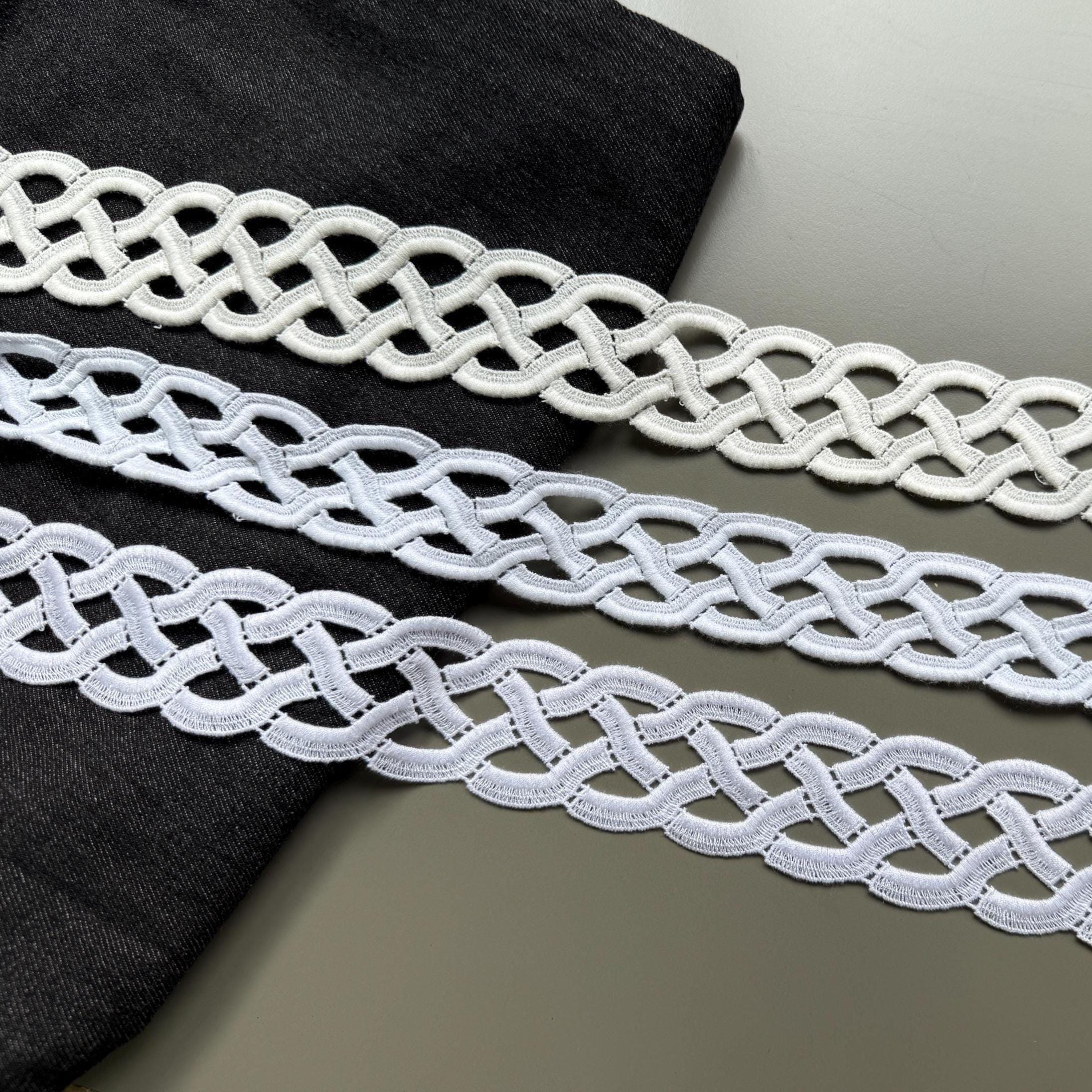 Wavy Zic Zac Venice Lace Trim, 1 9/16