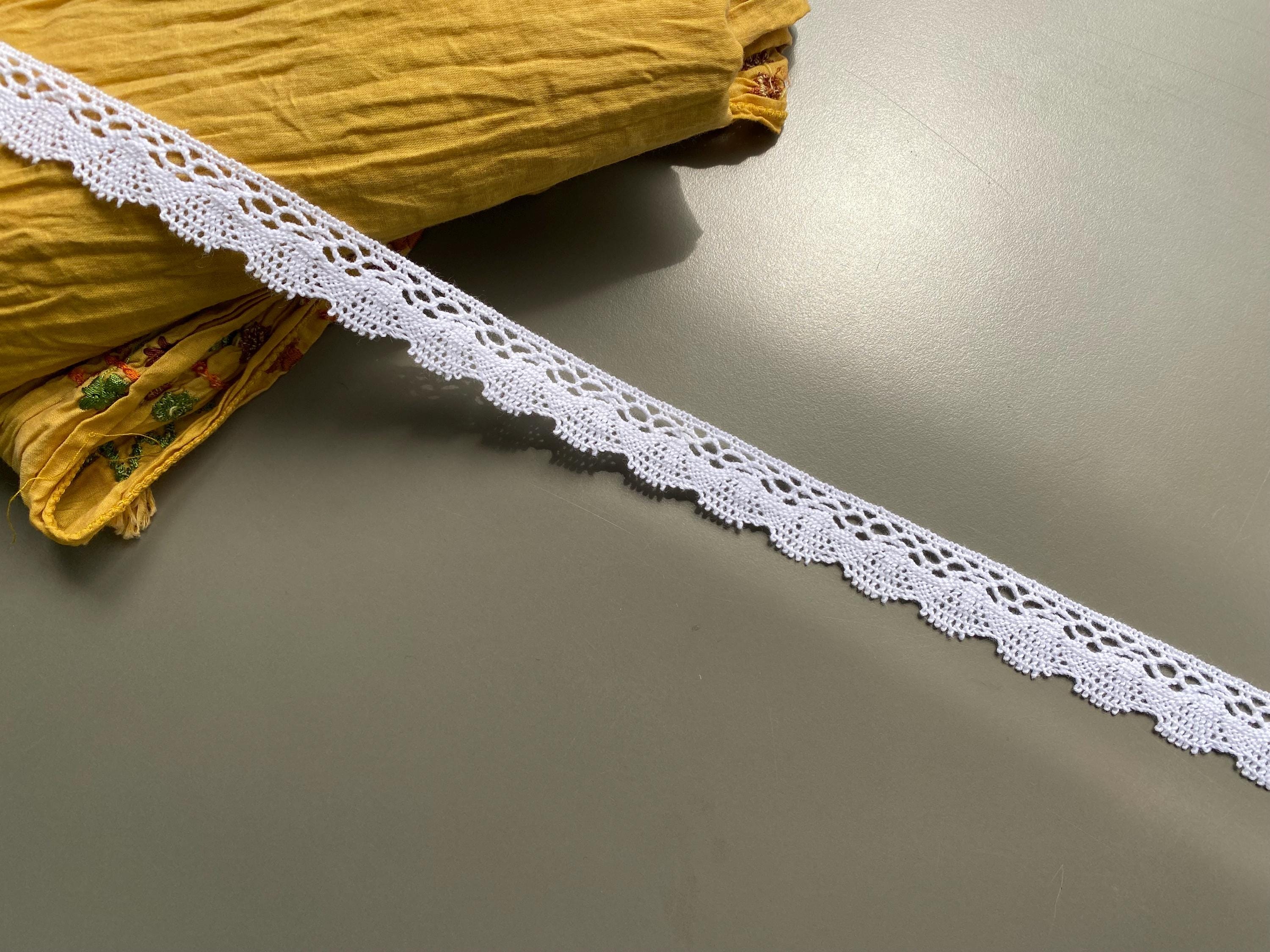 White Circle Scalloped Shell Edging Cotton Cluny Lace Trim, 13/16