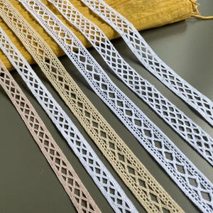 Pizzo all'uncinetto in cotone con inserti a rombi, larghezza 1,3 cm, 1,7 cm, 1,8 cm, 2 cm, beige, rosa, bianco