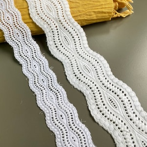 Wavy scalloped cotton eyelet lace trim, 1 3/8&quot; 2 1/8&quot; (3.5 cm 5.4 cm) wide, Broderie anglaise, Ivory, White