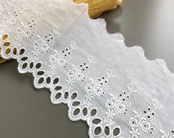 White vintage floral cotton scalloped eyelet lace trim,  4" (10.1 cm) wide, White, Broderie anglaise