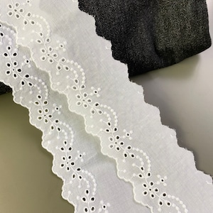 Spring flower scalloped cotton eyelet lace trim, 2 3/4&quot; 7cm wide, Broderie anglaise, Ivory, White