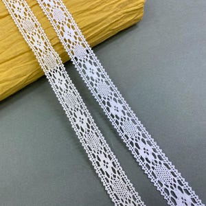 Vintage geblümte Baumwollspitze mit Picot Rand, 2.2 cm breit, Elfenbein, Weiss, Häkelspitze
