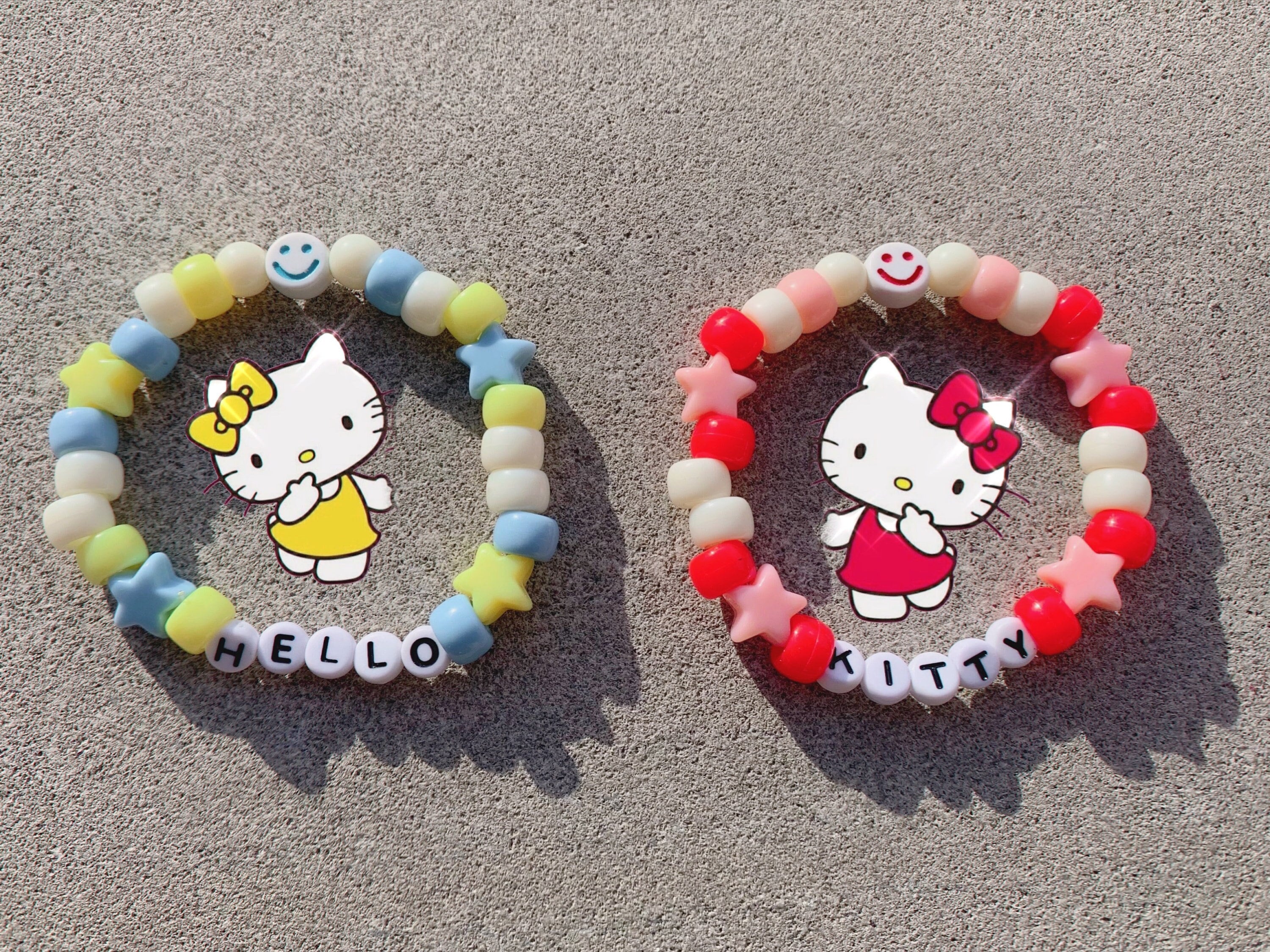 Hello Kitty Charm Bracelet, Hello Kitty Charms, Hello Kitty Jewelry, Red  Bracelets, Round Glass Bead Bracelet, Custom Bracelets 