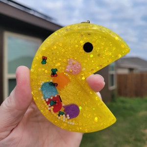 Custom Resin Pac-Man Shaker Keychain or Magnet