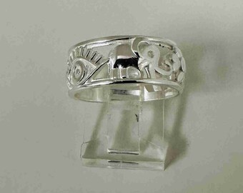 925 Silver Good Luck ring, 4.56 grams, size 8