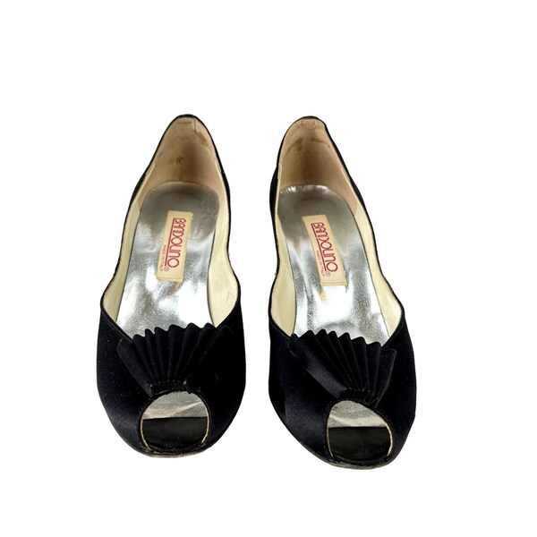 Vintage Bandolino Made in Italy Peep Toe Heels 7M Art Deco Black Satin Peep Toe