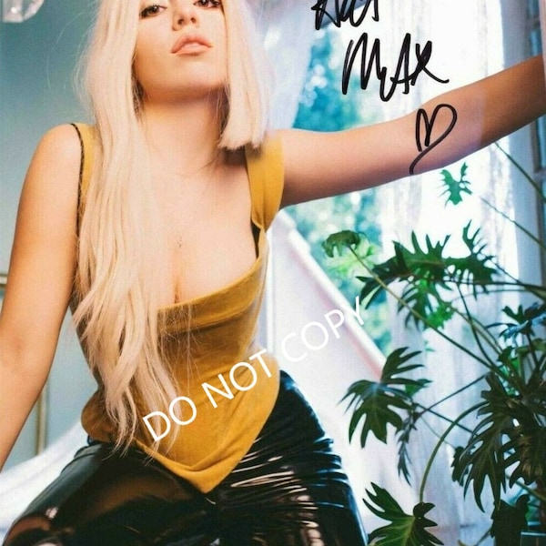 AVA MAX 20x25 cm handsigniertes Foto