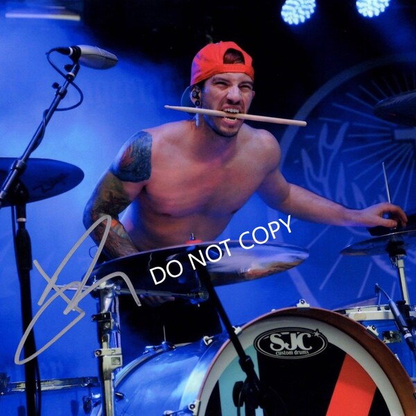 JOSH DUN   8 x10" (20x25 cm) Autographed Hand Signed Photo