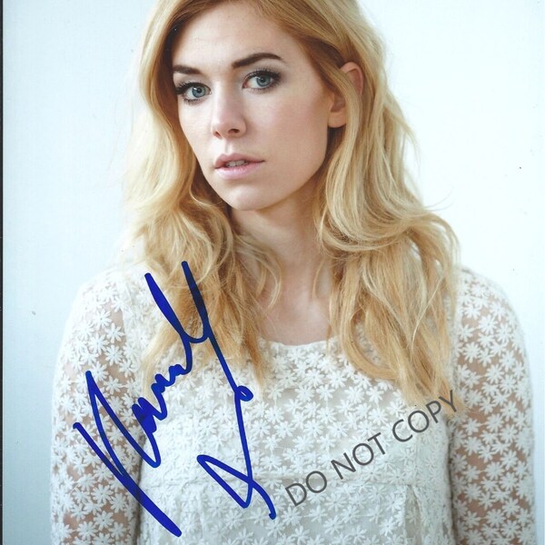 Vanessa Kirby   8 x10" (20x25 cm) Autographed Hand Signed Photo