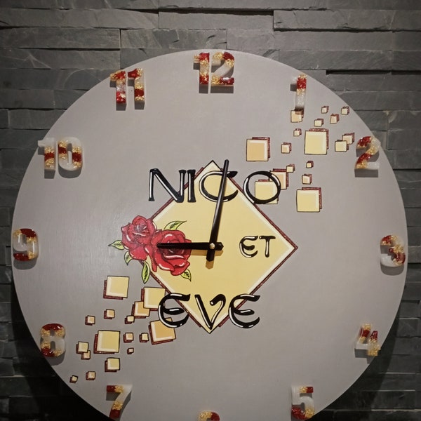 Grande horloge murale personnalisable peint à la main et chiffre en résine époxy