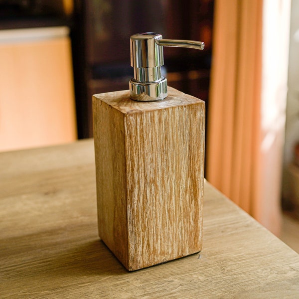 Wooden Soap Dispenser 5.5 Inch / 14 cm, Natural Wood, Modern Elegant Bathroom, Lotion Pump Dispenser, Housewarming, Gift for Mom