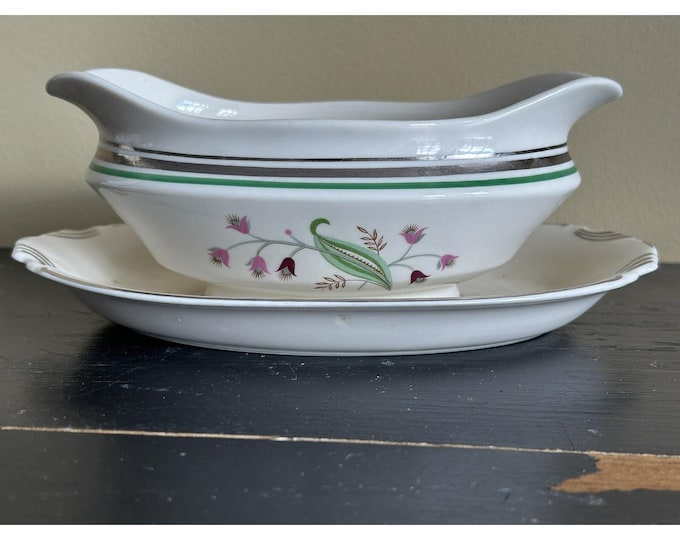 Syracuse Old Ivory Gravy Boat With Attached Under plate