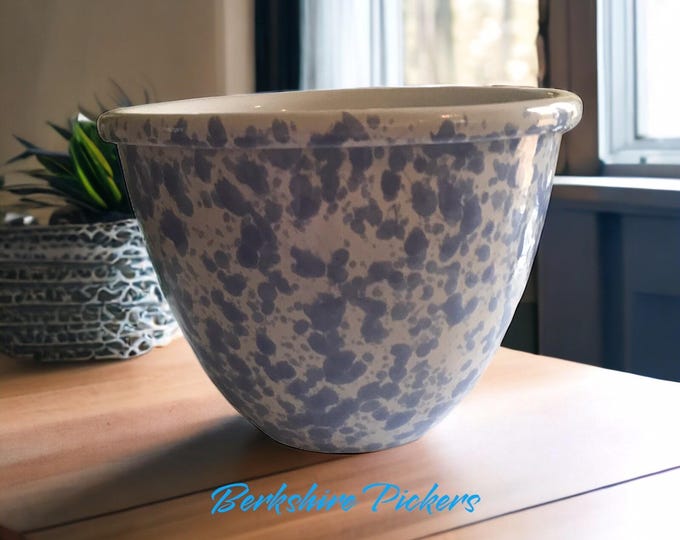 Bennington Potters Blue sponge/Spatter Pottery Mixing Bowl 1877
