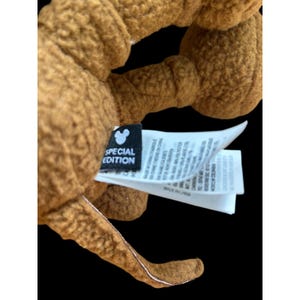 Disney x AE Mickey Mouse Brown Plush Special Edition American Eagle Plush 12/13" afbeelding 6