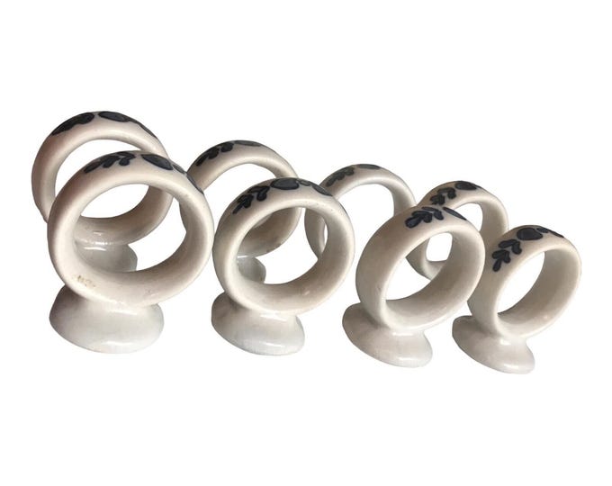 Pfaltzgraff Yorktowne Footed Napkin Rings Blue Hearts set of 8