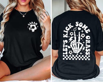 Camiseta personalizada para mamás futbolistas, camiseta de fútbol para el día del partido para mamá, linda camiseta para mamás futbolistas, sudadera personalizada para abuelas futbolistas ¡Vamos a patear el césped!