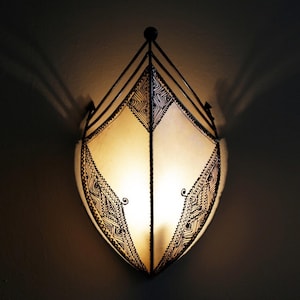 Orientalische Echtleder Wandlampe Wandleuchte Arabischer Lampenschirm marokkanischer Wandschirm Leder Lampe Lederleuchte Afrah