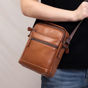 Buy Urban Explorer - Messenger Bag - 45 x 11 x 29 Centimeters - 16 litres -  Black Online at desertcartINDIA