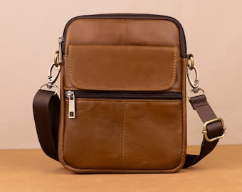 Leder Crossbody Taschen für Männer Vertikale Leder Umhängetasche Lässige Messenger Tasche für Männer Leder Kleine Messenger Bag Fit für 7,9 ''iPad