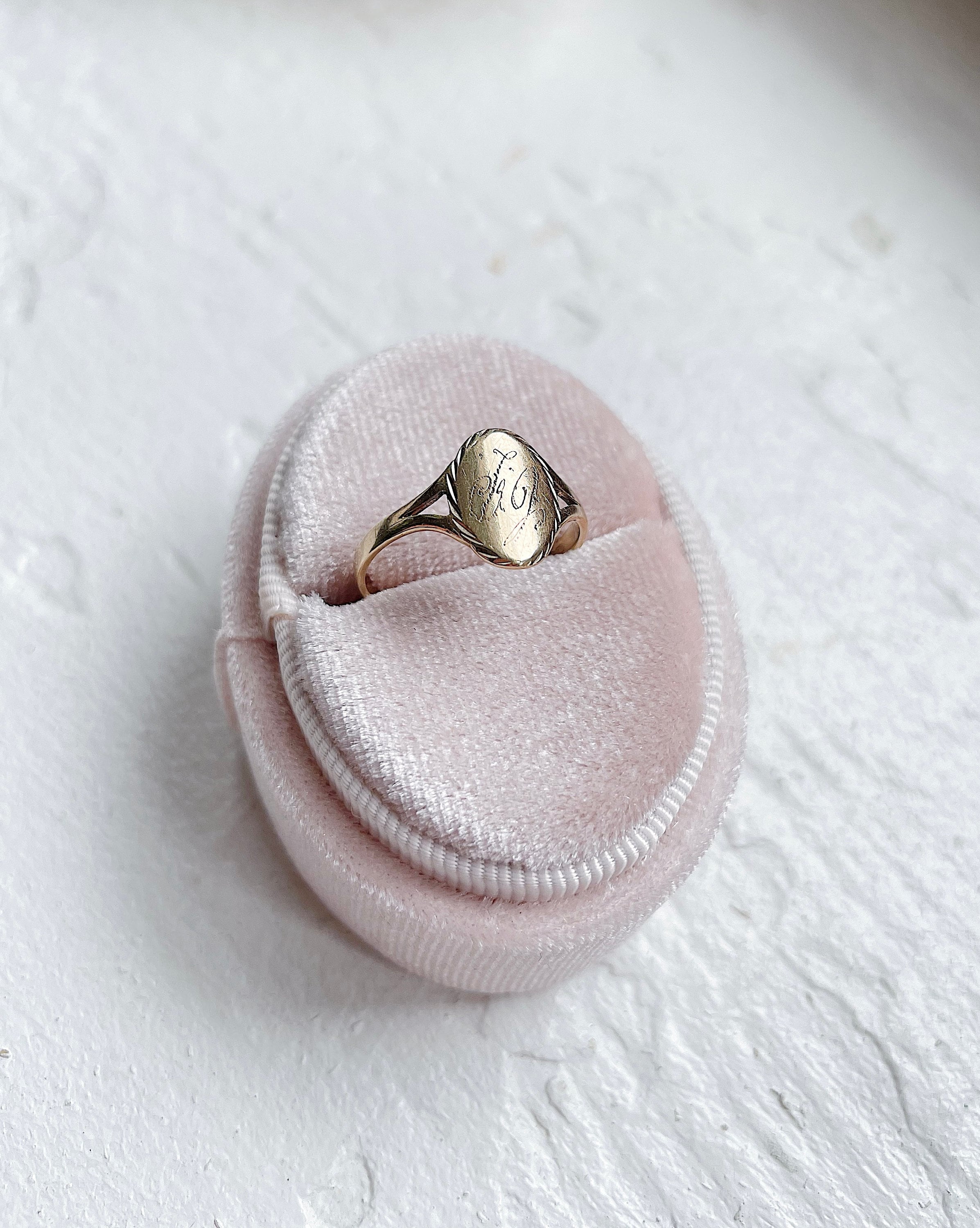 9k Gold Vintage Signet Ring, 3g - Etsy
