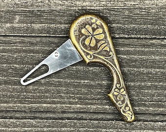 Clover Antique Needle Threader | Easily Thread Yarn, Pearl Cotton & Floss | Reproduction