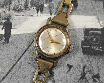 Vintage Avia 17 Jewels Incabloc Swiss made ladies watch