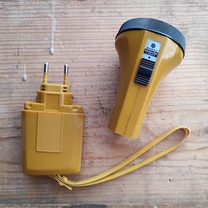 Vintage Sanyo Rechargeable Flashlight NI-1000N Made in Japan