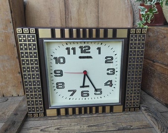 Vintage Ginga Quartz wall clock made in Taiwan