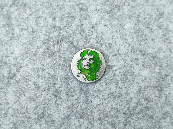 Vintage Che Guevara pin badge - enamel green silu… - image 1