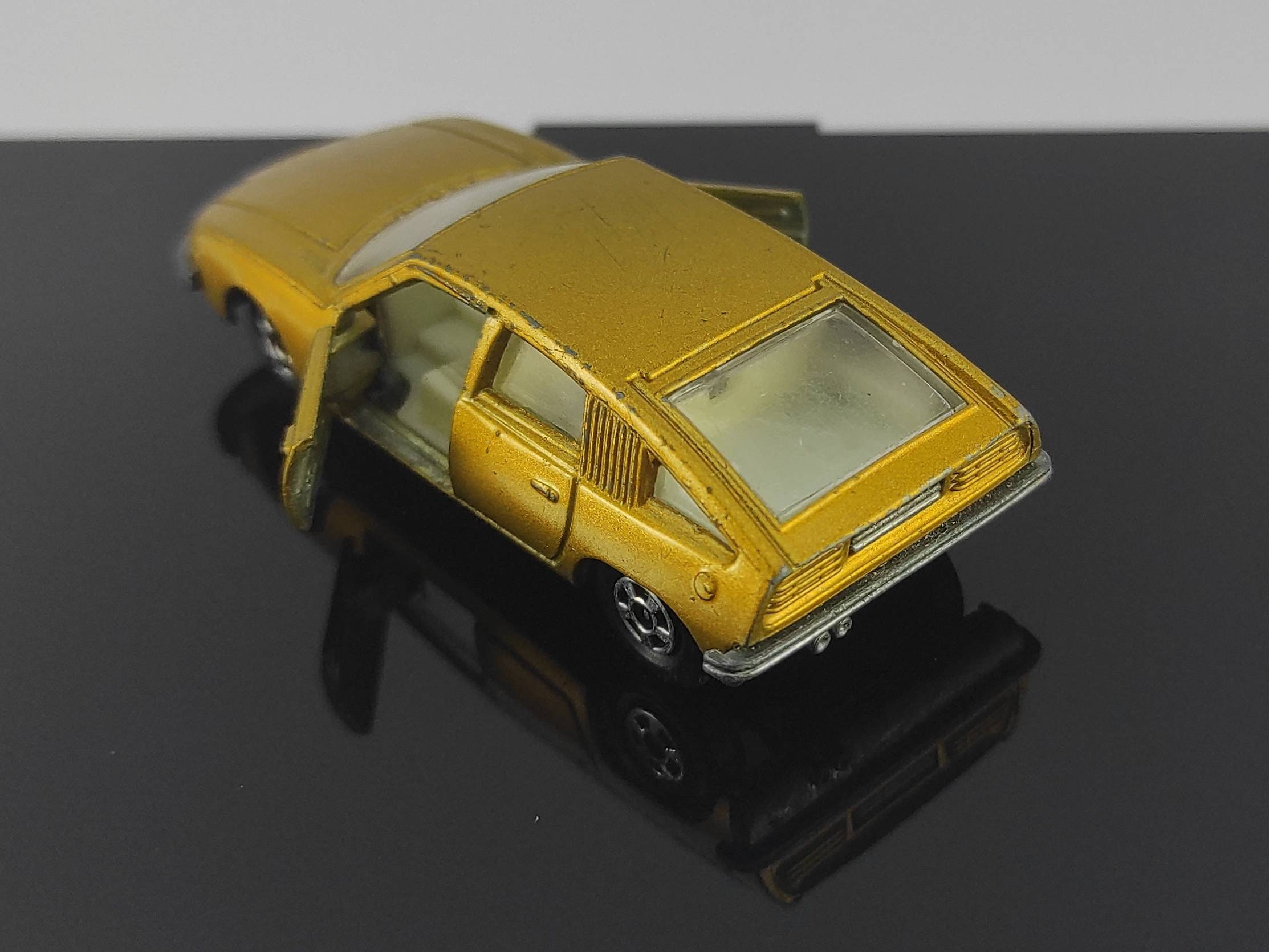 [美品・希少品]MATCHBOX No.56 BMC1800 ピニンファリーナ Vintage Matchbox Series No 56 BMC 1800 Pininfarina by Lesney Made