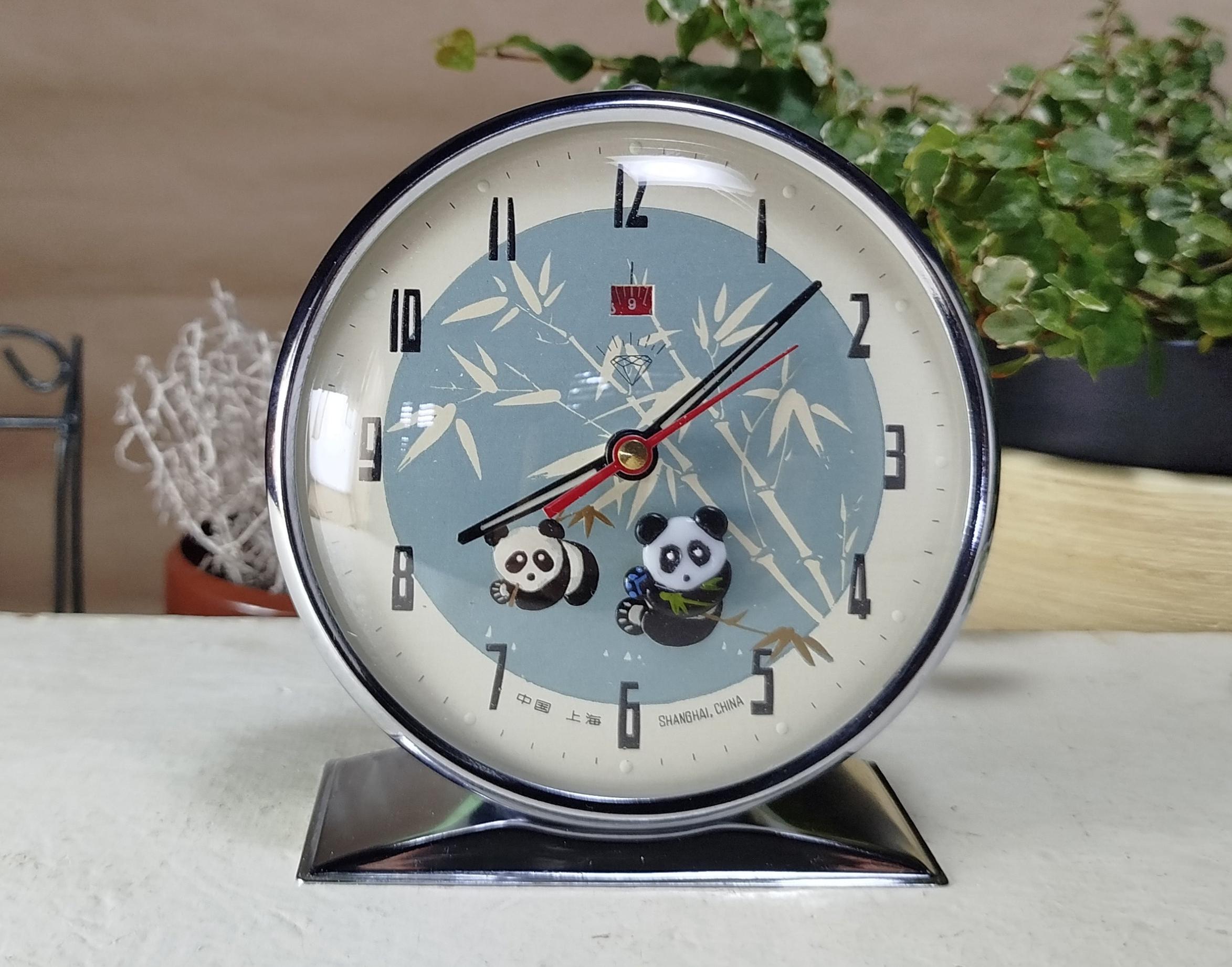 Sveglia meccanica vintage Shanghai China Diamond con panda sul