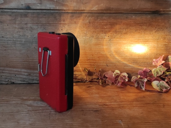 Lampe de poche Varta rouge vintage fabriquée en