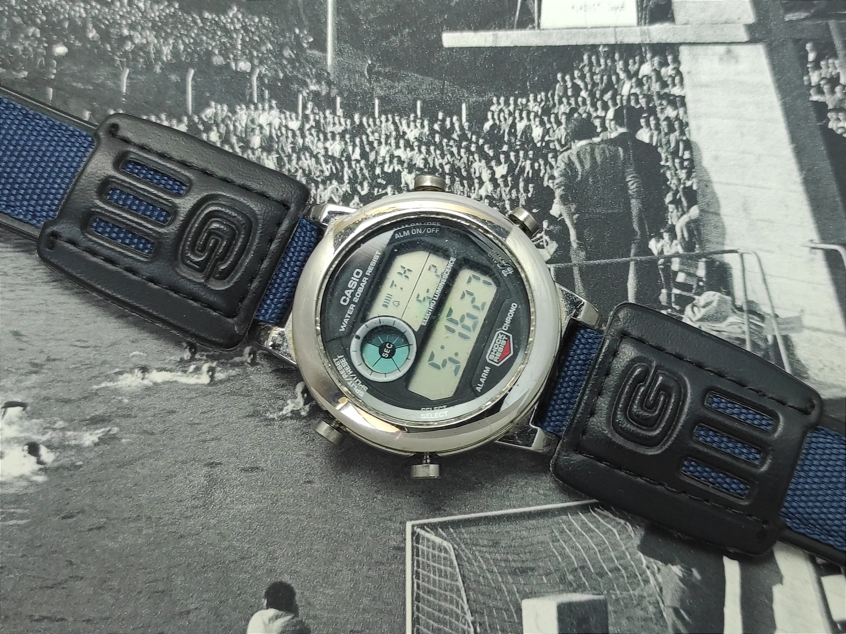 Vintage Casio G-2000 Men's Watch - G-shock Modul 2161 Made in