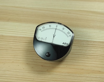 Vintage AEG dashboard voltmeter 0-25 V - small mounting volt gauge