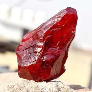 93 Ct Gran piedra granate natural cruda granate rojo piedra áspera sin tratar piedra de nacimiento de enero cristal curativo granate de buena calidad