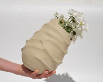 Jarrón de cerámica único hecho a mano - Jarrón texturizado - Recipiente de cerámica - Jarrón de cerámica Beije - Decoración del hogar - Jarrón abstracto