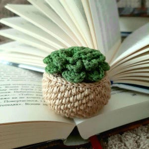 Pianta all&#39;uncinetto in vaso - schema digitale