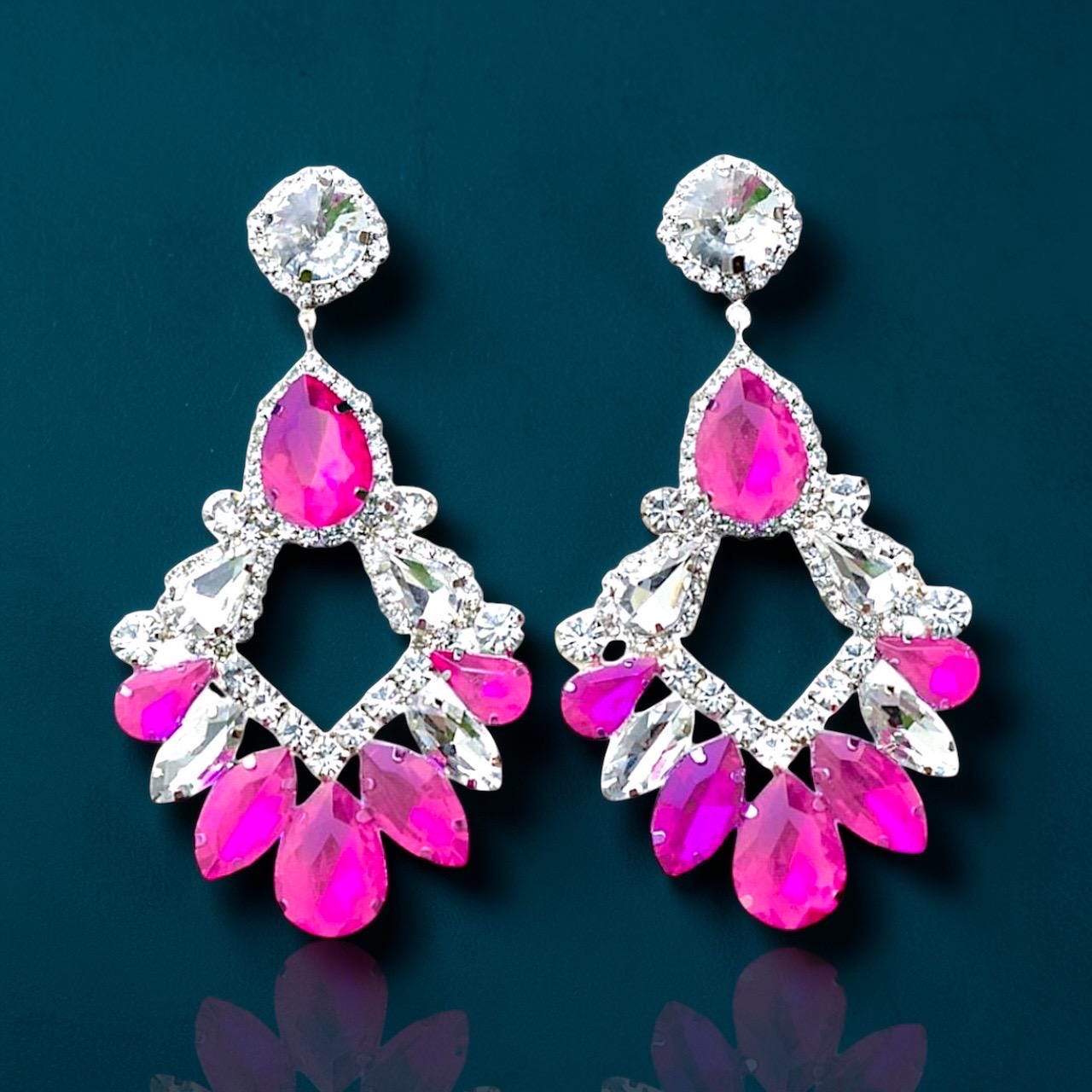Boucles D'oreilles Statement Pink Fuchsia à Cristaux - Pour Oreilles Percées, Fermoir à Vis - Neuf Avec étiquettes