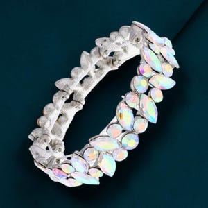 Pulsera elástica de diamantes de imitación AB / Marquesa plateada, piedras redondas (1,8 cm de alto)