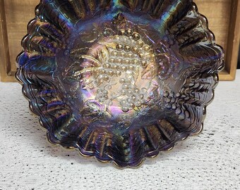 Vintage Imperial Grape & Vine Amethyst Carnival Glass Berry Bowl Scalloped Rim